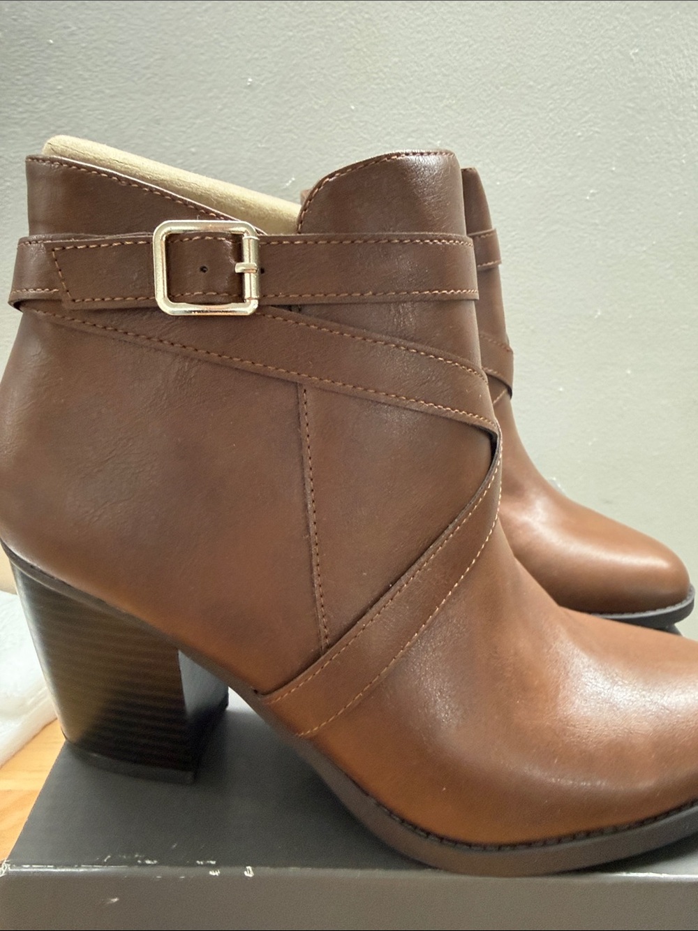 Style & Co. ZETAAP Cognac Brown Buckle Strap Ankle Boots Women’s Size 10